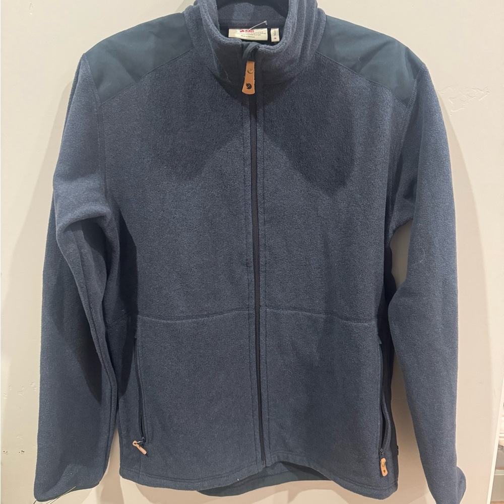 Fjallraven men’s navy Fleece Jacket size medium! Brand new with tags:)